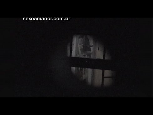 ❤️ Блонді таємно знімає на відео сусідський вуайерист, прихований за порожнистими цеглами ️ Просто порно на uk.pornsexer.ru ❌❤